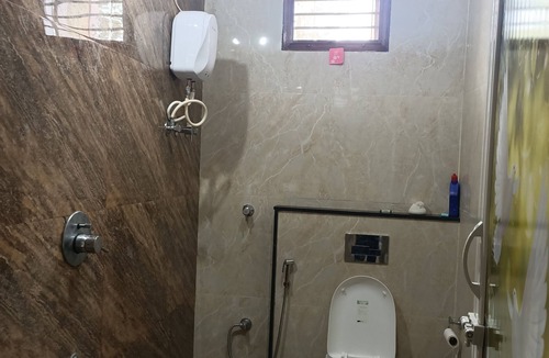 Mysore House | 1AC Bedroom & Hall with Safe Parking
