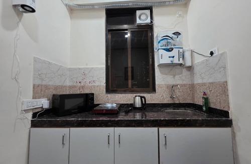 Lower Parel Apartment | 1Br Aprt Near Phoenix Mall Lower Parel - 704 By Florastays