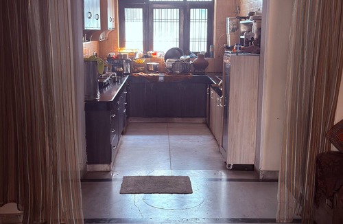 Aundh Apartment | 2-bedroom apartment in wonderful Pune with cool AC