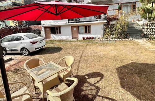 New Manali Apartment | 2 Bedroom +Kitchenette include +shared lobby Villa