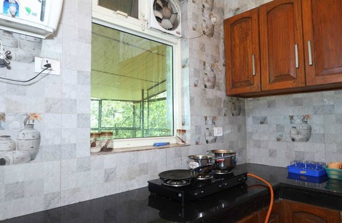 Mussoorie House | 2-Bedroom Self-Contained Accommodation with Entire Private Floor