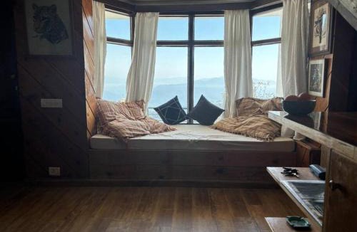 Kanatal House | 2 BHK Cottage w Mountain view Hilltop Hideaway