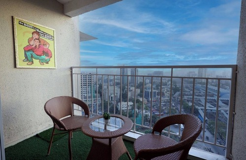 Goregaon East Apartment | 2 BHK Service Apartment for Family Traveler