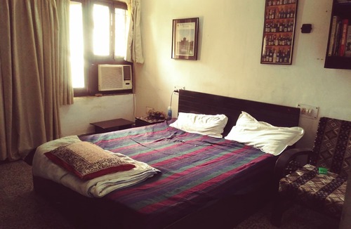 Delhi House | 2 BHK with basic amenities