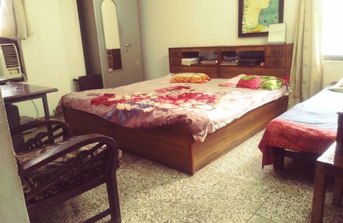 Delhi House | 2 BHK with basic amenities