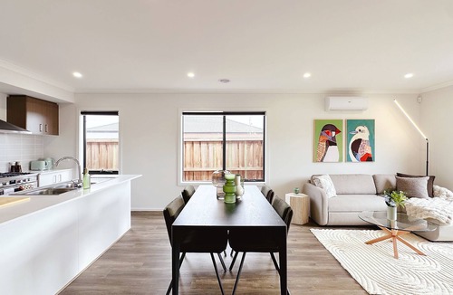 Tarneit House | 2026Built/Tarneit Station/Shopping Central/Family Friendly/Style/Creekstone/4BR
