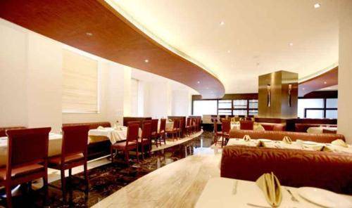 Phase 1 Hotel | 220 m² Hotel ∙ 7 guests