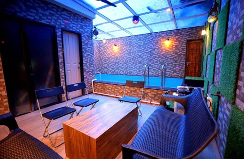 Kandivali East Villa | 2200 m² Villa ∙ 4 bedrooms ∙ 15 guests