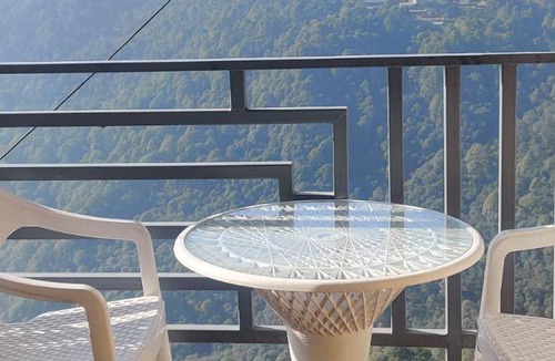 Dharamshala Apartment | 23 m² Serviced apartment ∙ 5 guests