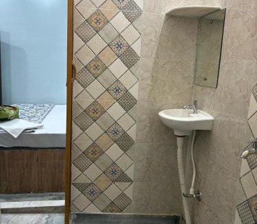 Mukundapur House | 25th Lantern Guest House