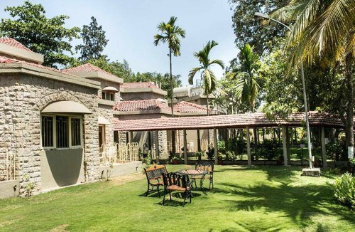Silvassa Resort | 28 m² Resort ∙ 3 guests