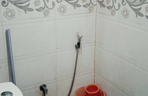 Kalkaji Apartment | 2bhk Appartment for 5n2 Bedroomn2 Bathroomnhall & Kitchennindividual Property