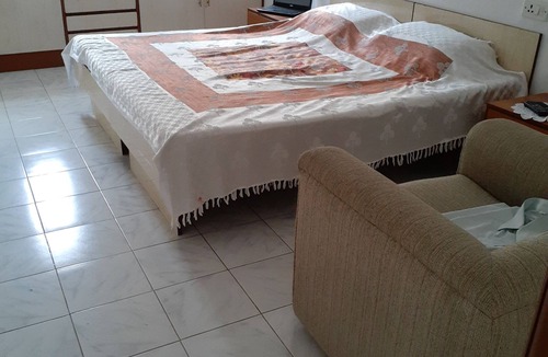 Juhu House | 3 bedrooms on first floor of a bungalow. Good for 6 adults,