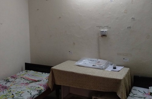 Chandigarh House | 3 Room Set ,w/kitchenette and Shared Bath Near Downtown(City Centre) Chandigarh