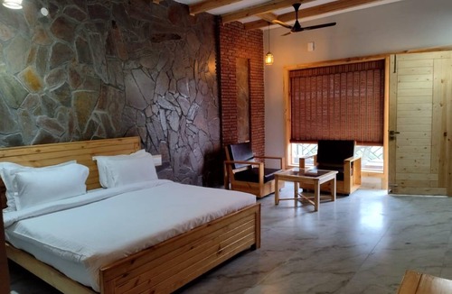 Ramnagar Resort | 320 m² Resort ∙ 2 guests