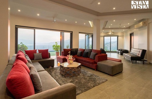 Pune Villa | 325 m² Villa ∙ 4 bedrooms ∙ 12 guests