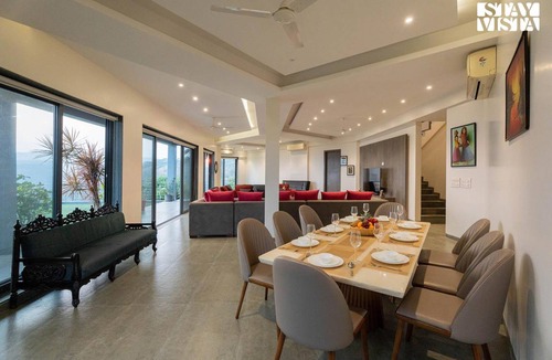 Pune Villa | 325 m² Villa ∙ 4 bedrooms ∙ 12 guests