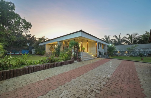 Arsiwalla Villa Villa | 35 summer hill 4bhk by Arabian villas with huge pool and lawns