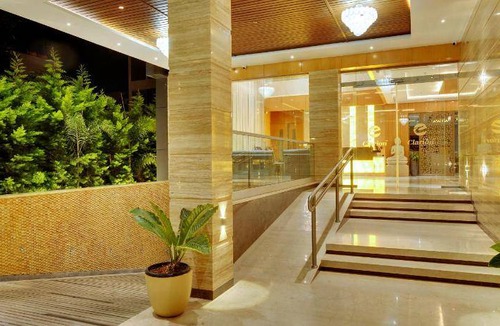 Yelahanka Hotel | 37 m² Hotel ∙ 127 guests