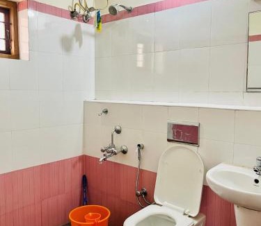 Alwaye House | 3BHK Spacious Villa near Rajagiri Hospital