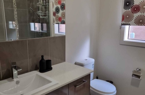 Lynbrook House | 4 Bedroom House Close to Mornington Peninsula