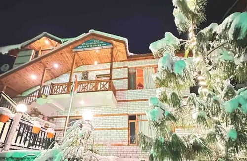 Manali Villa | 4 BHK CEDAR VILLA-Bonfire-BBQ-Garden-Kitchennn