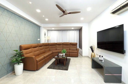 Upper Govind Nagar Apartment | 4 BHK Luxurious near Goregaon Exhibition center