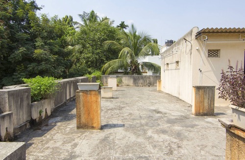 Kothrud House | 4 Single beds Shared stay for family & friends !
