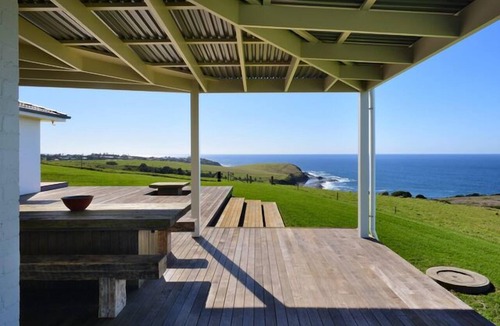 Kiama Heights House | »40,000.00 Whales pass on "Humpback Highway " at Sea To Sky Farm on the Ocean