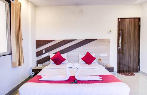Wai Hotel | 400 m² Hotel ∙ 3 guests
