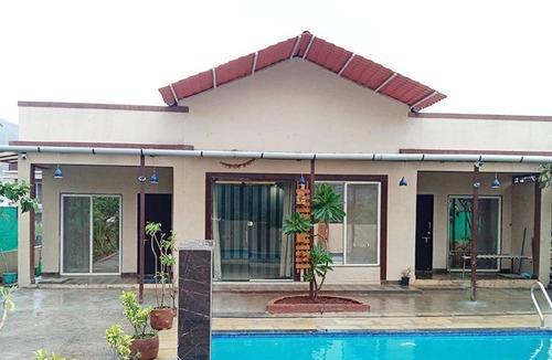 Lonavala House | 4000 m² Bungalow ∙ 2 bedrooms ∙ 6 guests