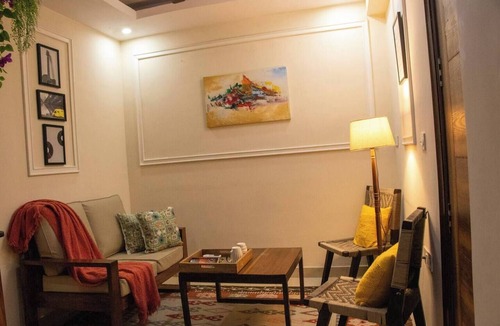 Gurugram Apartment | 401 - Designer Studio w/Balcony - Golf Course Rd