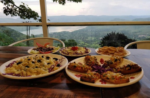 Panchgani Resort | 42 m² Resort ∙ 5 guests