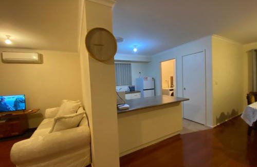 Carrum Apartment | 5 Beds-Whole House-Carrum Beach- Patterson Lake-Fully Furnished