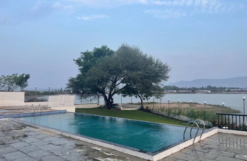 Bajarwadi Resort | 50 m² Resort ∙ 4 guests