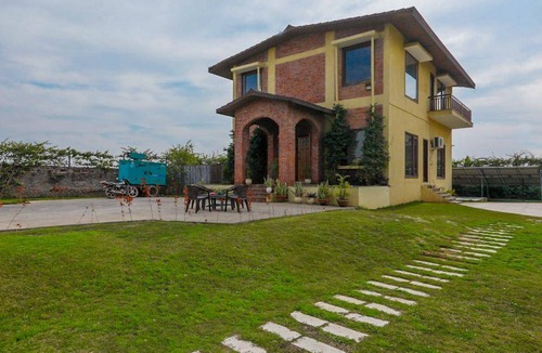 Bansur House | 500 m² House ∙ 3 bedrooms ∙ 16 guests