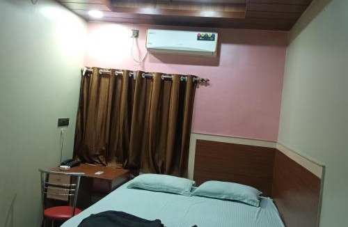 Kolkata Hotel | 73 Rest House