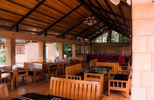 Nashik Resort | 93 m² Resort ∙ 5 guests