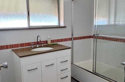 Clayfield Apartment | A beautiful room in Clayfield, Brisbane - 10 min to the airport!