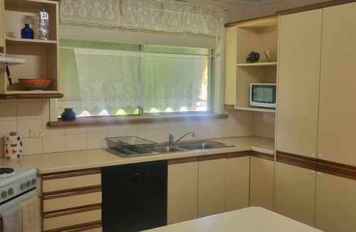 Wendouree House | A comfortable home that is a throwback to the 70's and thus at the budget range