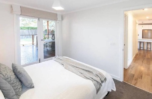 Eildon House | A cosy and quiet retreat, walking distance to town and Eildon pondage.