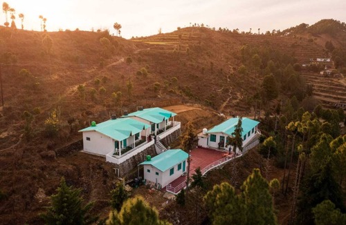 Ranikhet Villa | A heavenly himalayan getaway in complete solitude on a hill