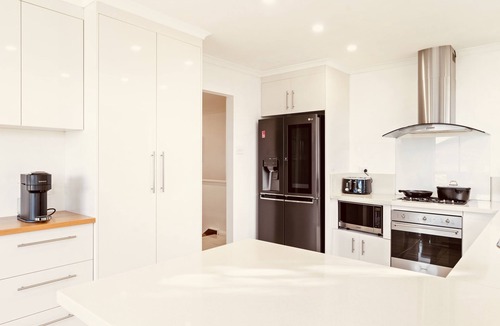 Rosetta House | A sunny house with stunning water views in Rosetta