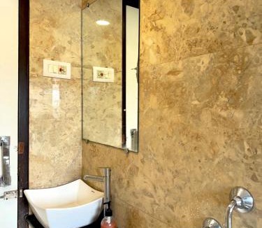 Malad West Hotel | A1 Hotel