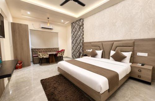 Gorakhpur Hotel | Aaditri Inn