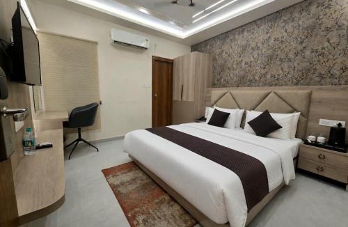 Gorakhpur Hotel | Aaditri Inn