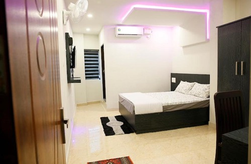 Perambra Hotel | AARIA Tourist Home, PERAMBRA