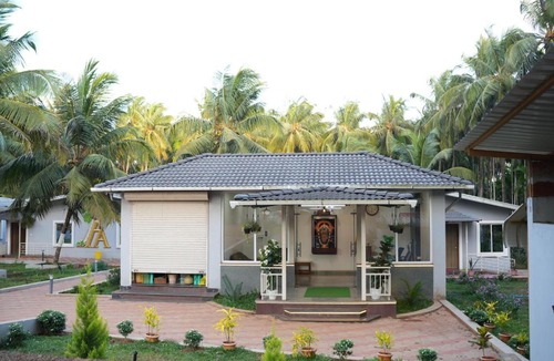 Murudeshwara Hotel | Aarna Coastal Resort