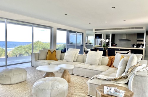 Sunrise Beach House | ABSOLUTE BEACHFRONT LUXURY