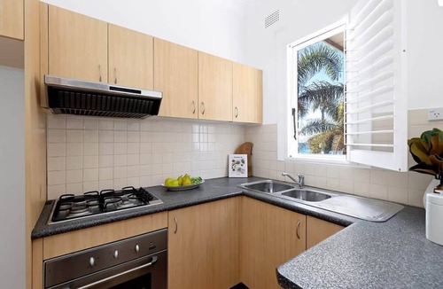 Bronte Apartment | Absolute Seafront Bronte